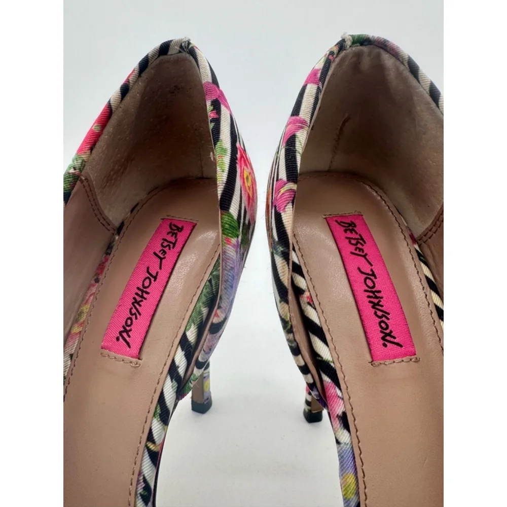 Women's Betsey Johnson Heels Size 8.5 Size Floral Black White Stripes - Picture 4 of 11